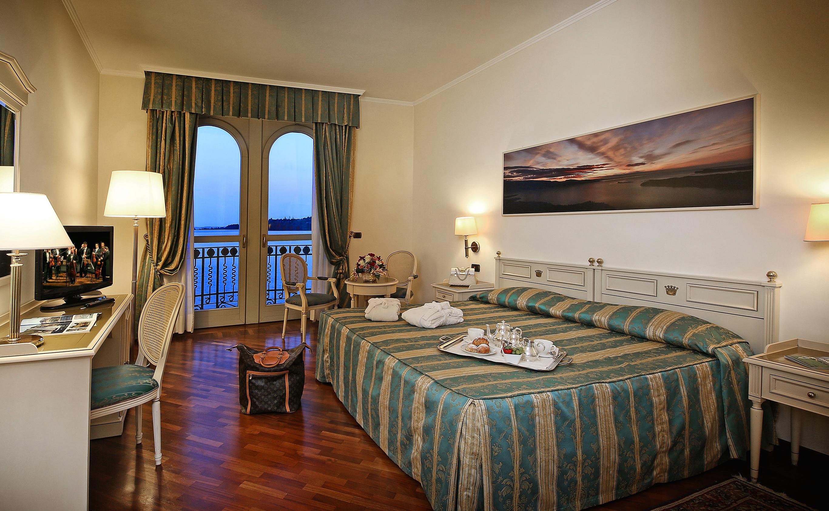 גרדונה ריביירה Hotel Savoy Palace מראה חיצוני תמונה