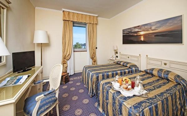 גרדונה ריביירה Hotel Savoy Palace מראה חיצוני תמונה
