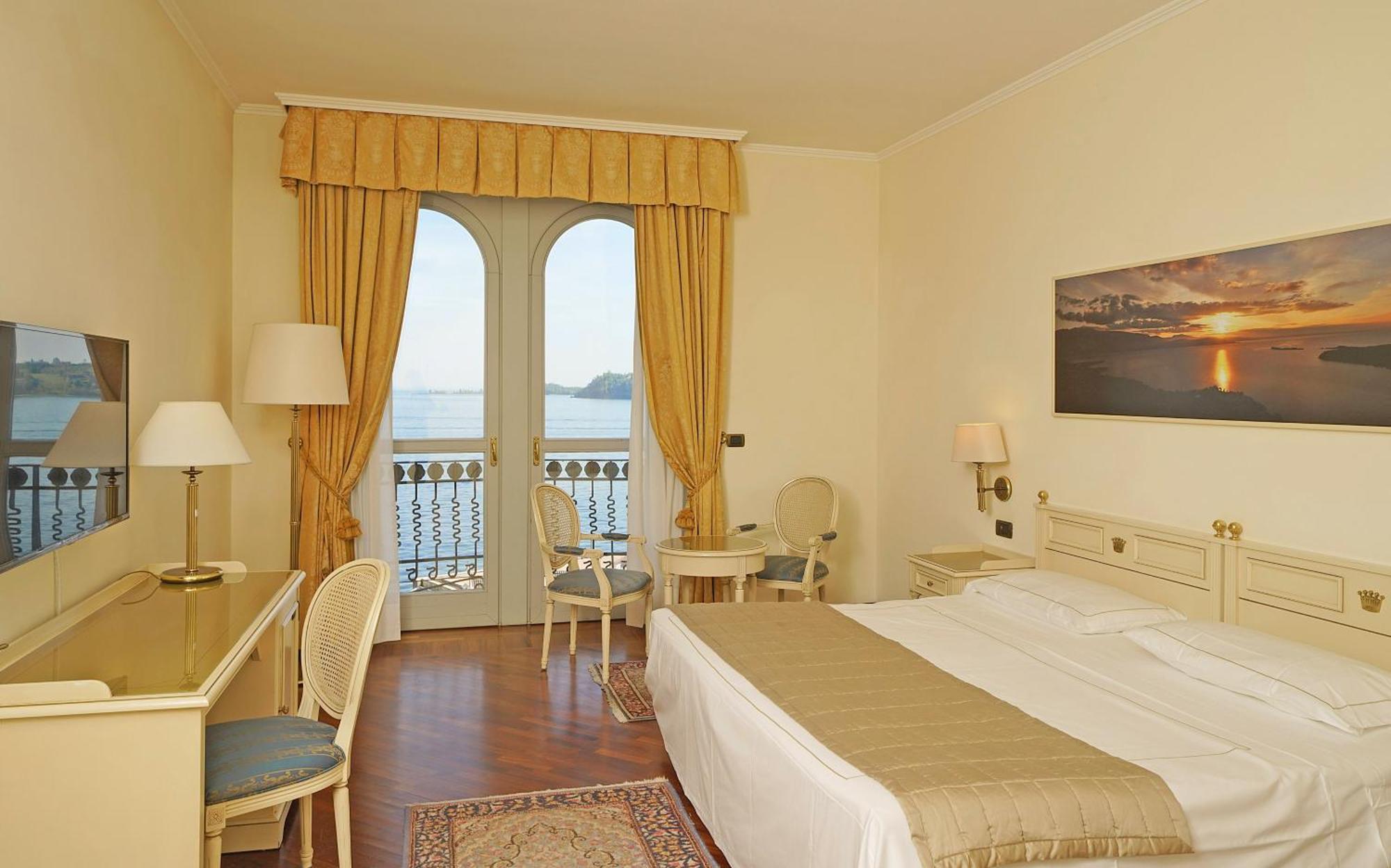 גרדונה ריביירה Hotel Savoy Palace מראה חיצוני תמונה
