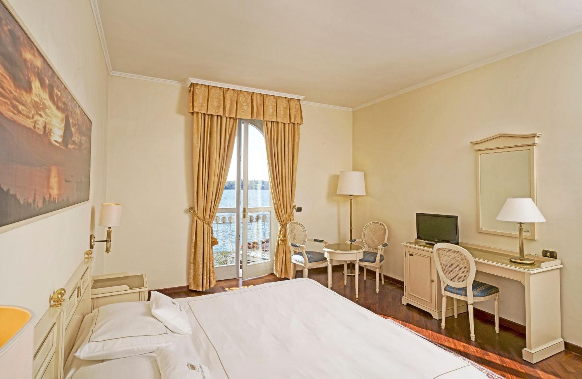 גרדונה ריביירה Hotel Savoy Palace מראה חיצוני תמונה