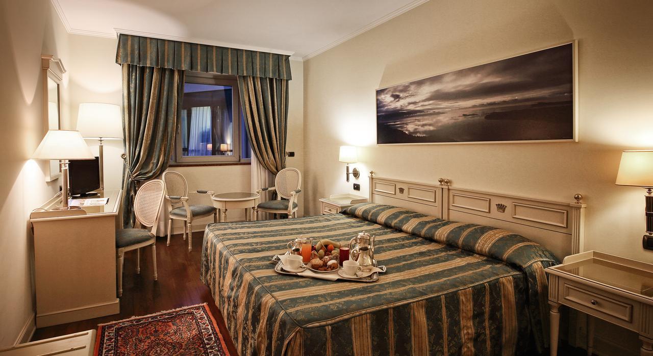 גרדונה ריביירה Hotel Savoy Palace מראה חיצוני תמונה