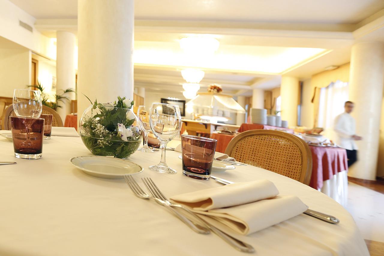 גרדונה ריביירה Hotel Savoy Palace מראה חיצוני תמונה