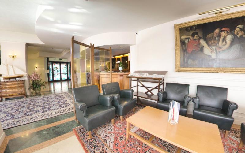 גרדונה ריביירה Hotel Savoy Palace מראה חיצוני תמונה