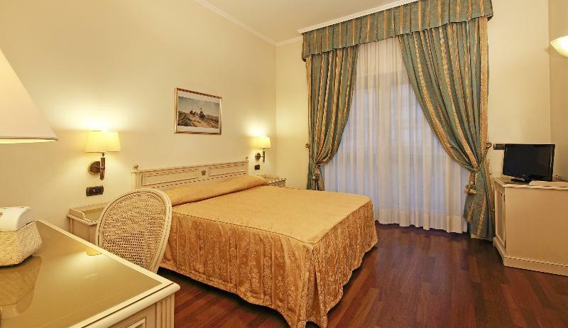 גרדונה ריביירה Hotel Savoy Palace מראה חיצוני תמונה